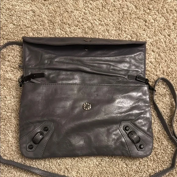Balenciaga Gray Crossbody Bag with Distressed Leather and Fold-Over Design - Picture 2 of 8